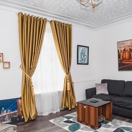 Entire Fabulous 2Bedroom First Floor Flat Located Within Close Proximity To City Centre & University Of Aberdeen With Private Parking المظهر الخارجي الصورة