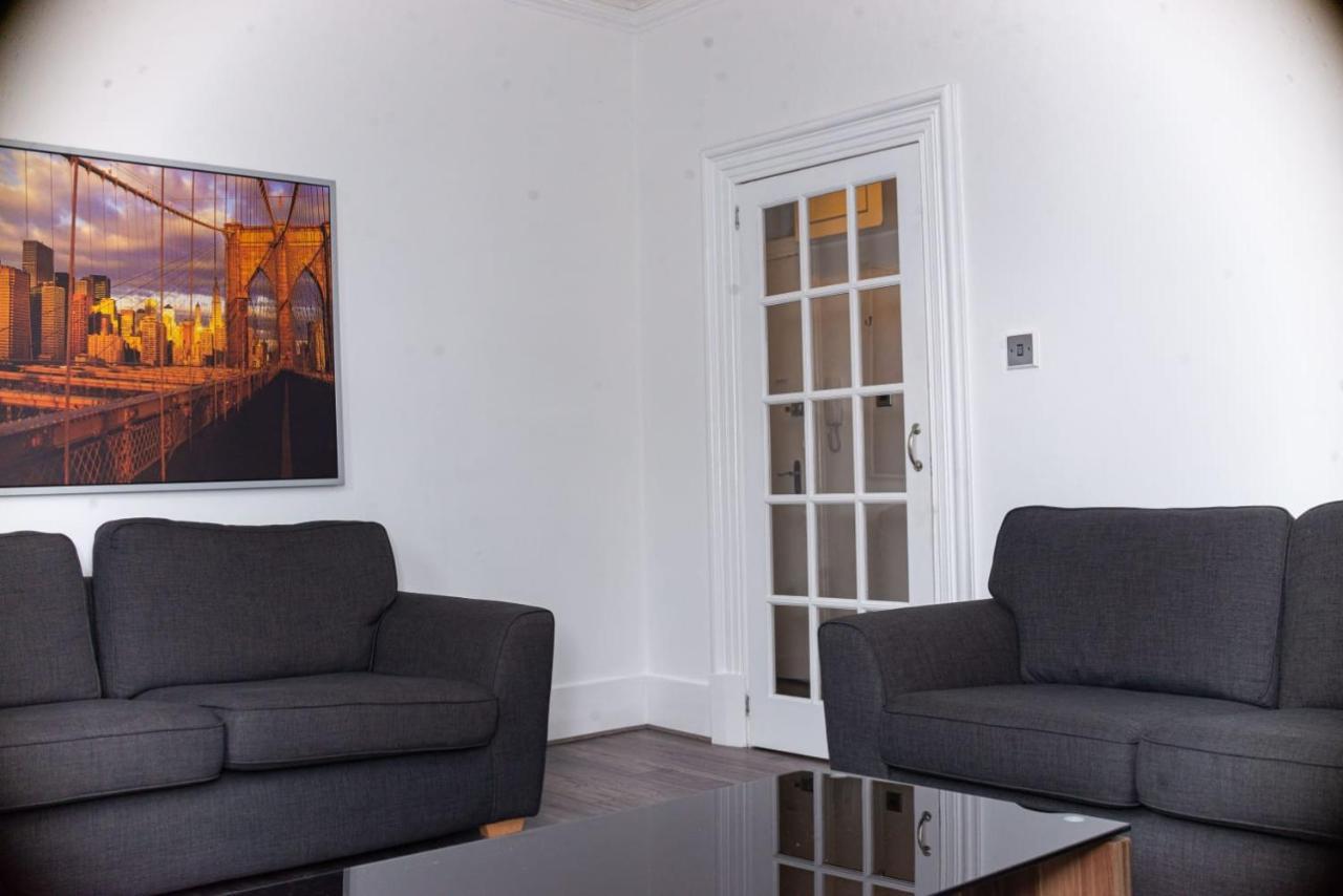 Entire Fabulous 2Bedroom First Floor Flat Located Within Close Proximity To City Centre & University Of Aberdeen With Private Parking المظهر الخارجي الصورة
