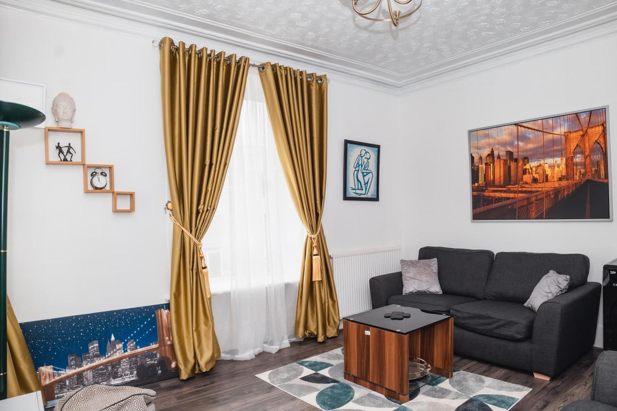 Entire Fabulous 2Bedroom First Floor Flat Located Within Close Proximity To City Centre & University Of Aberdeen With Private Parking المظهر الخارجي الصورة