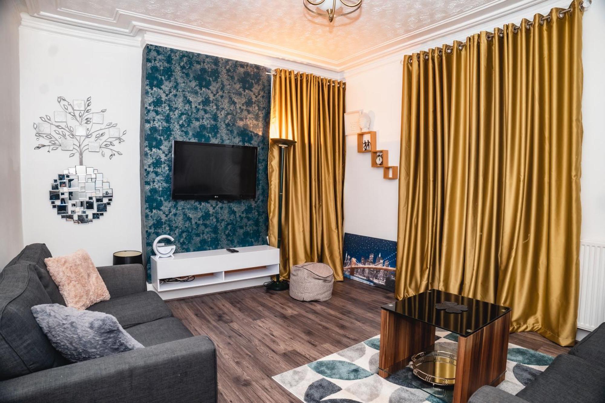 Entire Fabulous 2Bedroom First Floor Flat Located Within Close Proximity To City Centre & University Of Aberdeen With Private Parking المظهر الخارجي الصورة