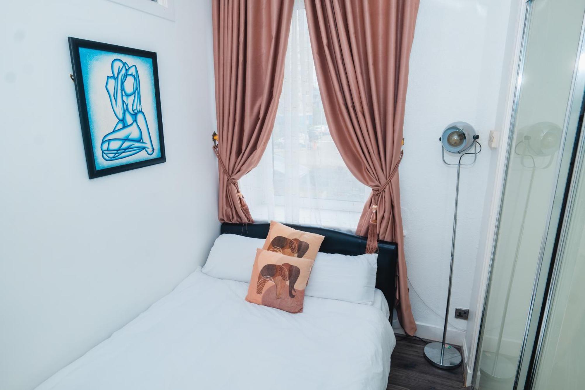 Entire Fabulous 2Bedroom First Floor Flat Located Within Close Proximity To City Centre & University Of Aberdeen With Private Parking المظهر الخارجي الصورة